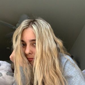 Meet your Posher, Ava